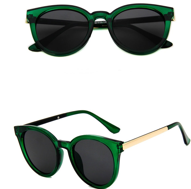 Pink cat eye sunglasses for women with vintage square design and mirror coating.