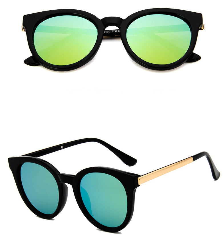 Pink sunglasses for women with vintage style AC lenses and PC frame.