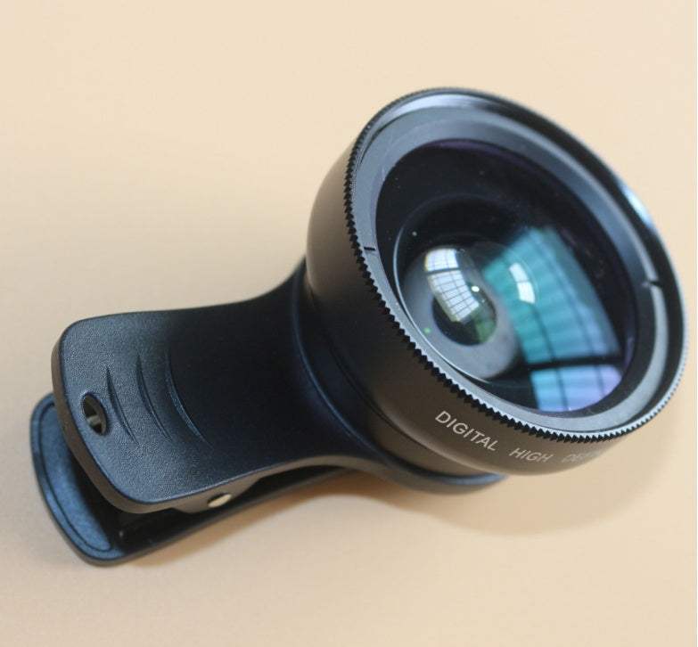 Phone lens kit with clip, featuring 0.45x wide-angle and 12.5x macro lenses.